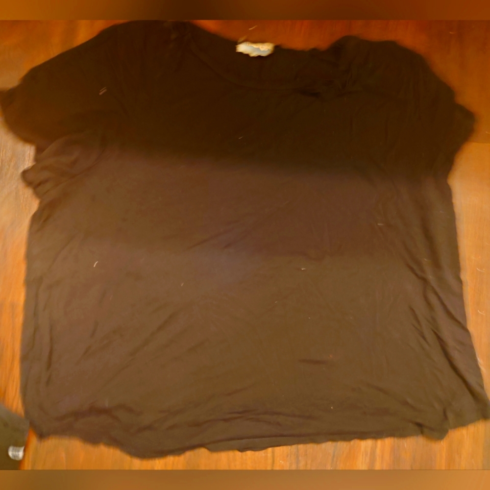 Black paper plane t shirt, 2x